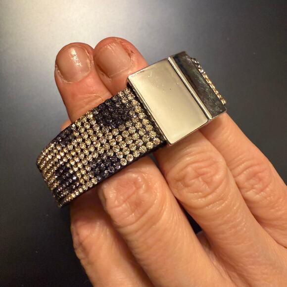 Black and White Crystal Wrap Bracelet - Picture 6 of 8